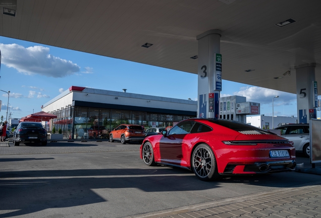 Porsche 992 Carrera 4S