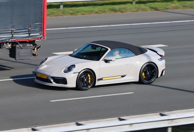 Porsche 992 Carrera 4S Cabriolet