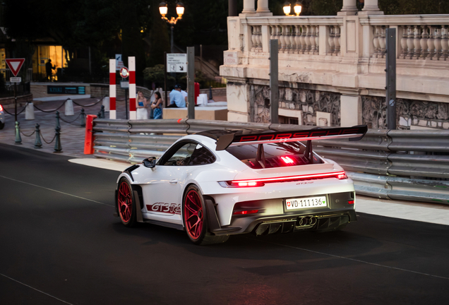 Porsche 992 GT3 RS Weissach Package