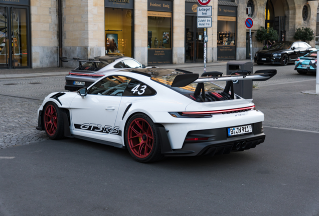 Porsche 992 GT3 RS Weissach Package