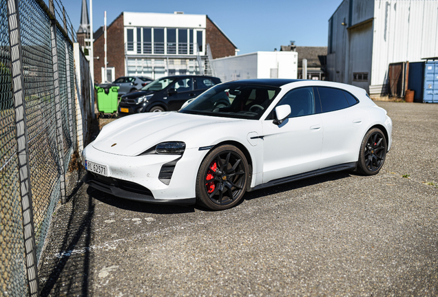 Porsche Taycan GTS Sport Turismo