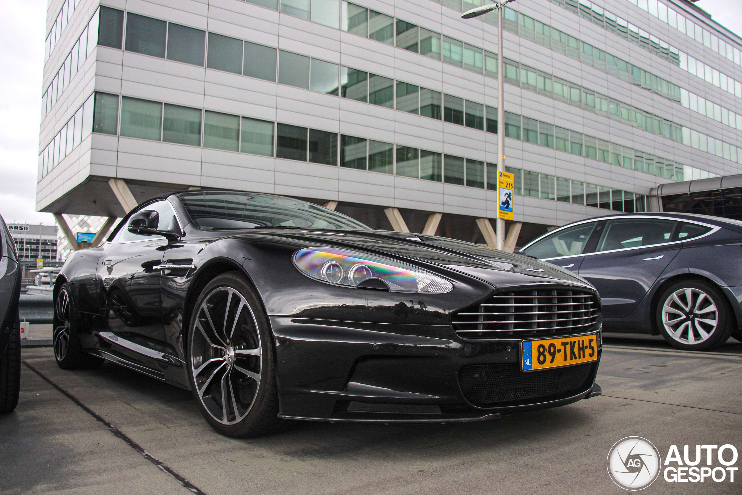 Aston Martin DBS Volante