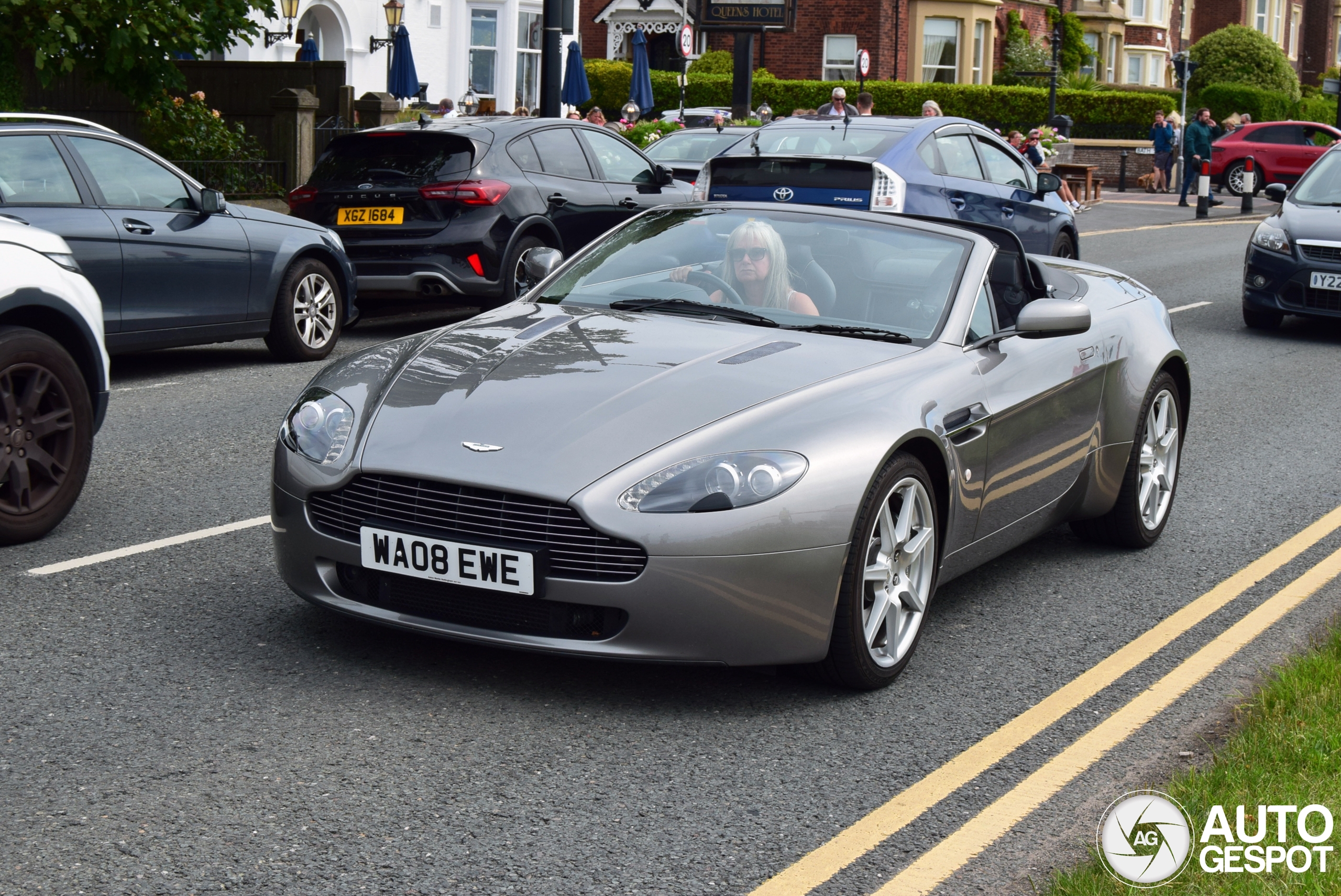 Aston Martin V8 Vantage Roadster