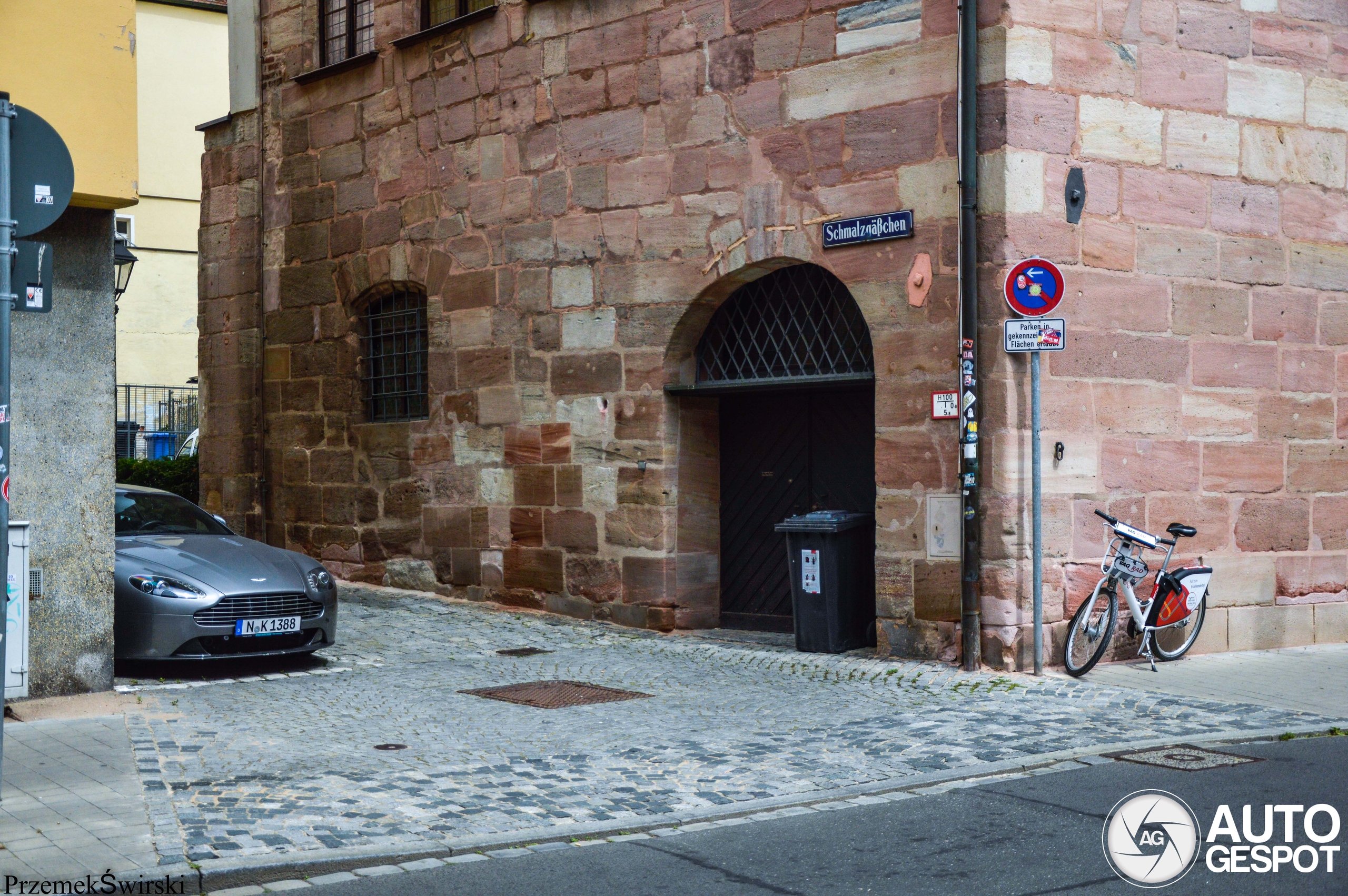 Aston Martin V8 Vantage S