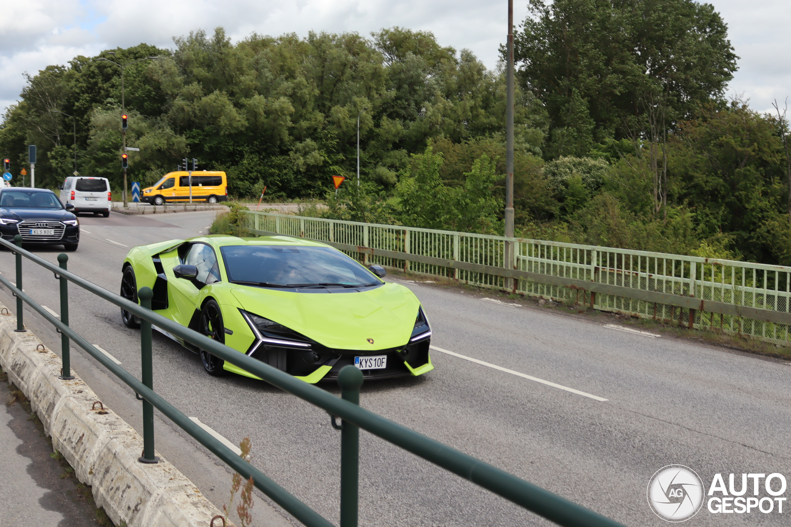 Lamborghini Revuelto
