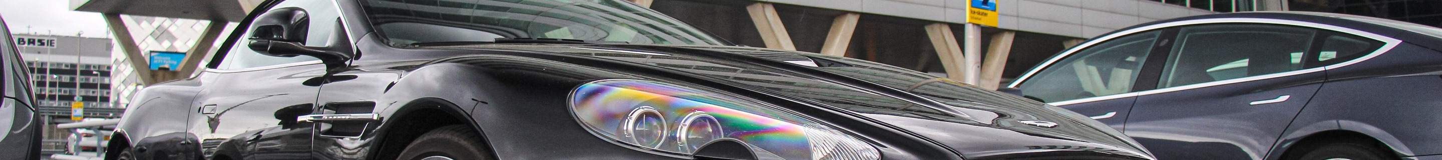 Aston Martin DBS Volante