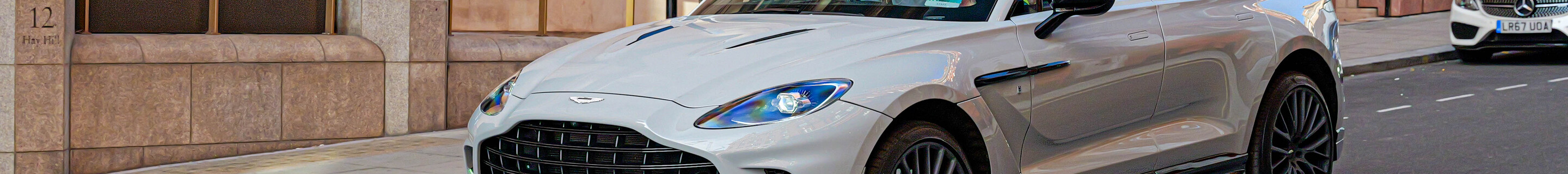Aston Martin DBX707