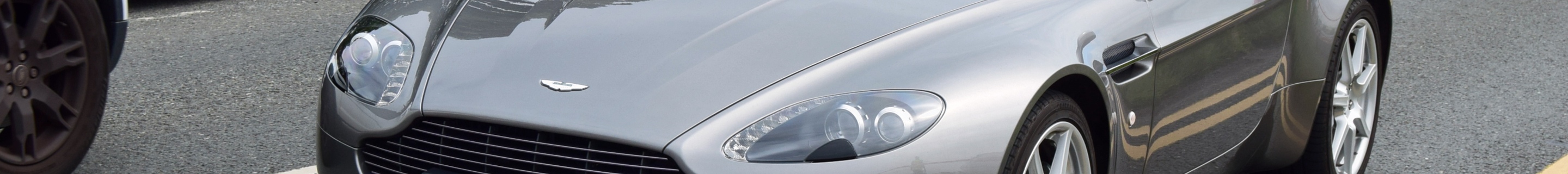 Aston Martin V8 Vantage Roadster