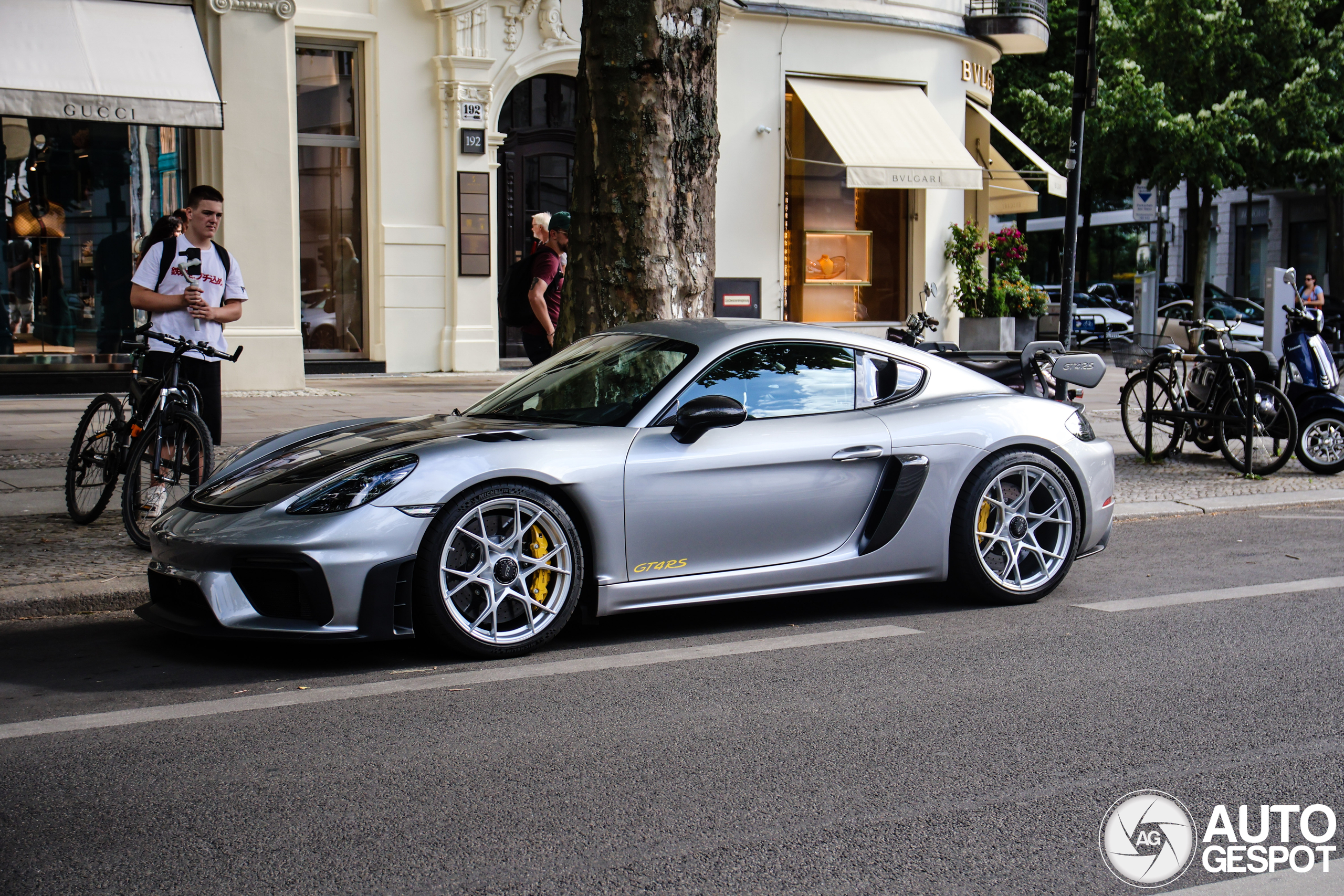 Porsche 718 Cayman GT4 RS Weissach Package