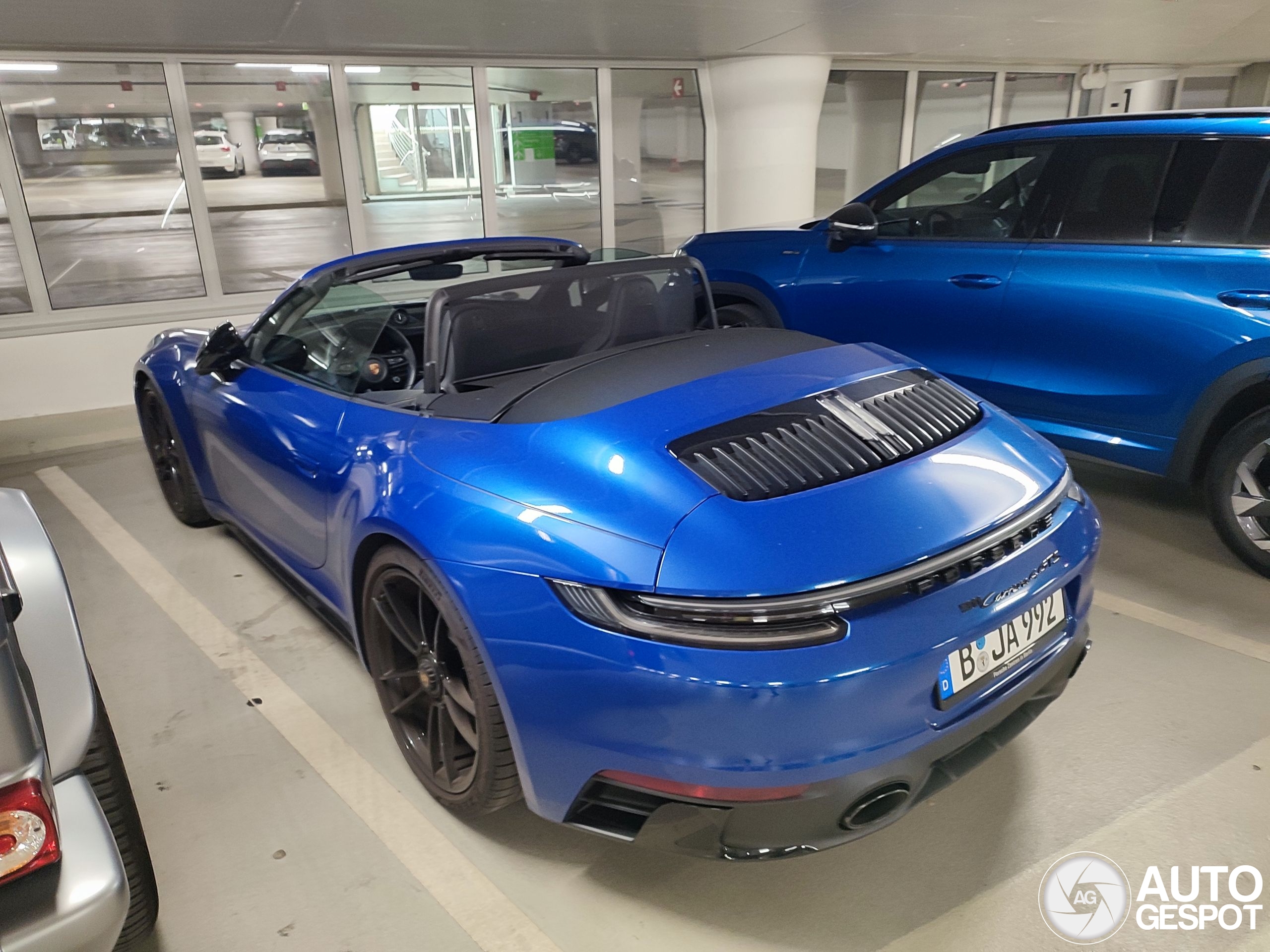 Porsche 992 Carrera 4 GTS Cabriolet