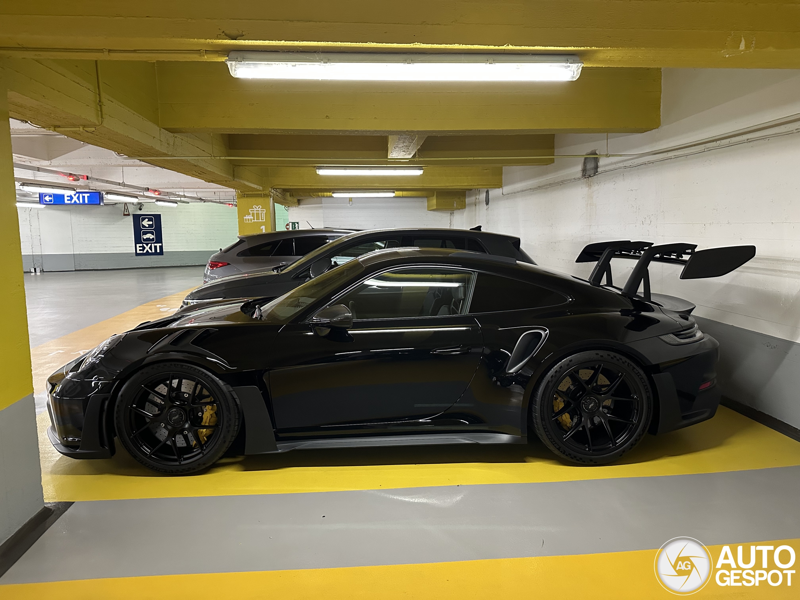 Porsche 992 GT3 RS Weissach Package