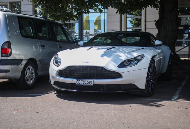 Aston Martin DB11