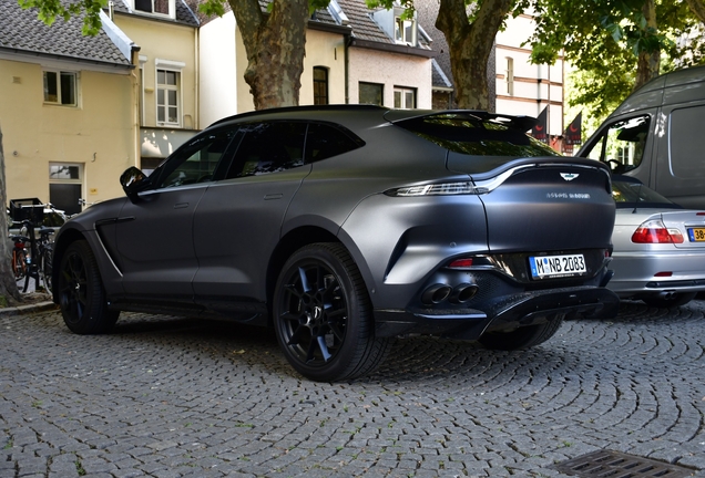 Aston Martin DBX707