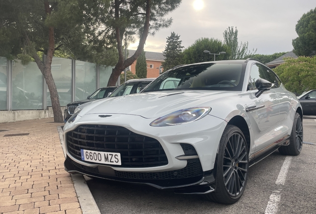 Aston Martin DBX707