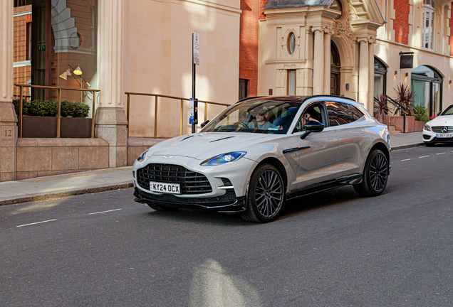 Aston Martin DBX707