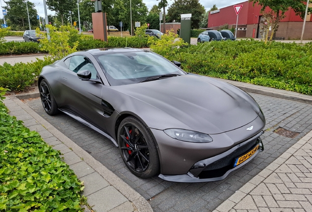Aston Martin V8 Vantage 2018