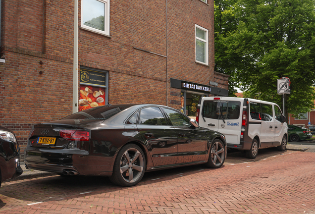 Audi S8 D4