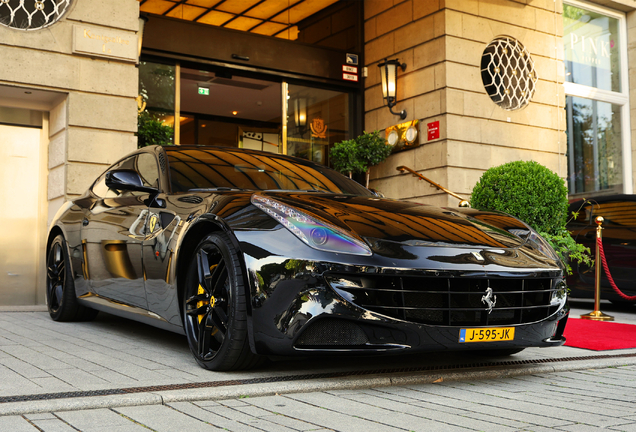 Ferrari FF
