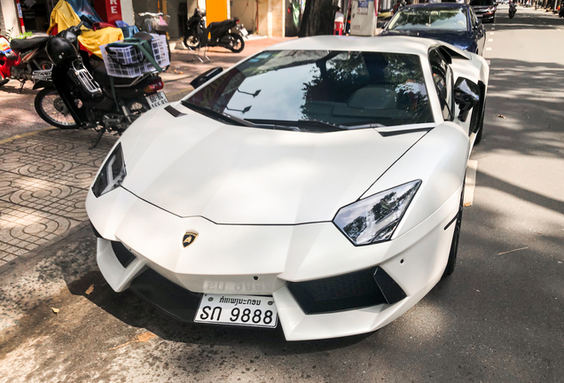 Lamborghini Aventador LP700-4