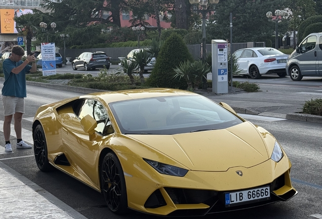Lamborghini Huracán LP640-4 EVO