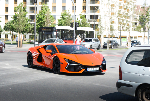 Lamborghini Revuelto