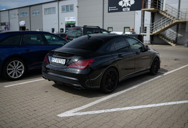 Mercedes-Benz CLA 45 AMG C117