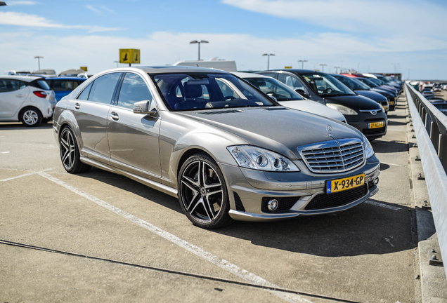 Mercedes-Benz S 63 AMG W221