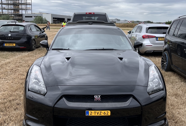 Nissan GT-R