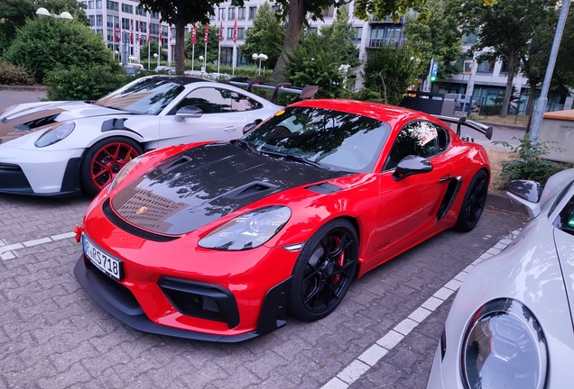 Porsche 718 Cayman GT4 RS Weissach Package