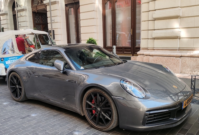 Porsche 992 Carrera 4S