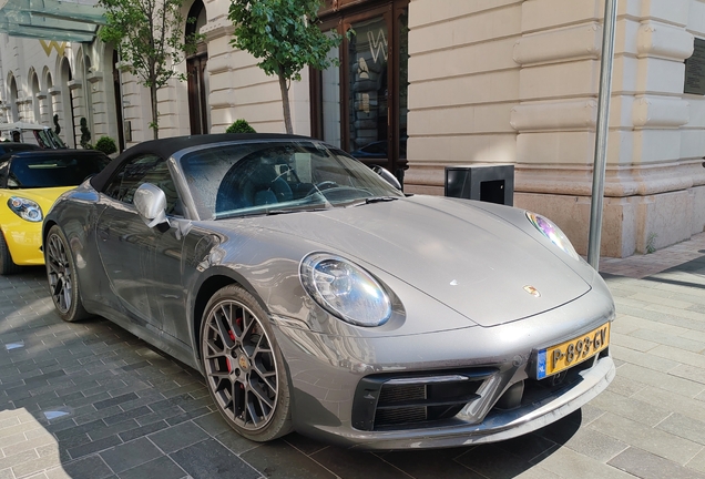 Porsche 992 Carrera 4S Cabriolet