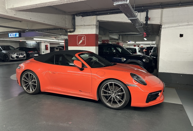 Porsche 992 Carrera 4S Cabriolet
