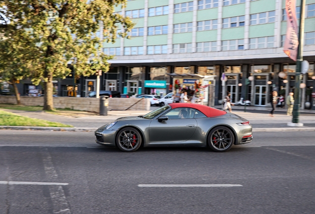 Porsche 992 Carrera 4S Cabriolet