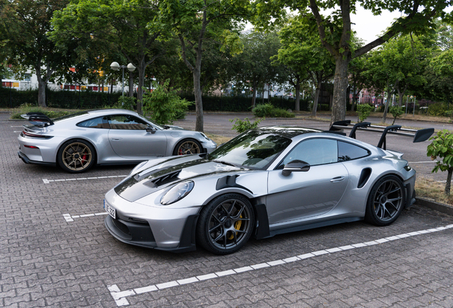 Porsche 992 GT3 RS Weissach Package