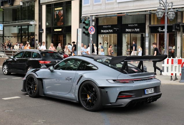 Porsche 992 GT3 RS Weissach Package