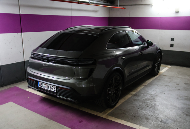 Porsche Macan EV Turbo