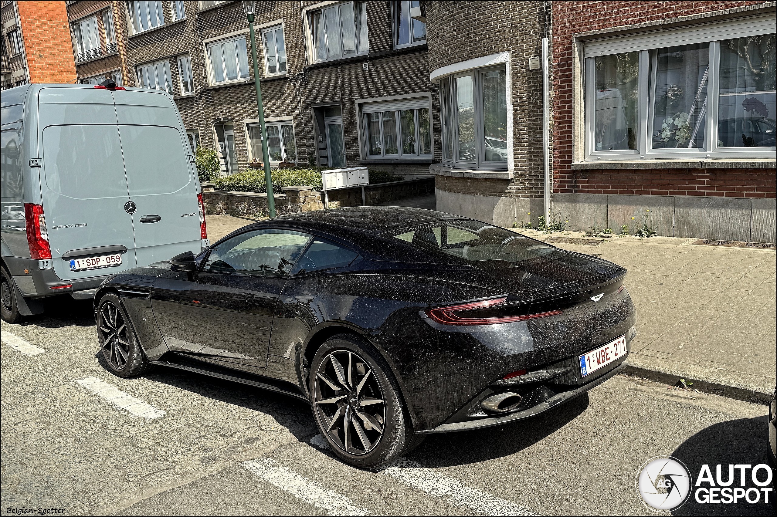 Aston Martin DB11