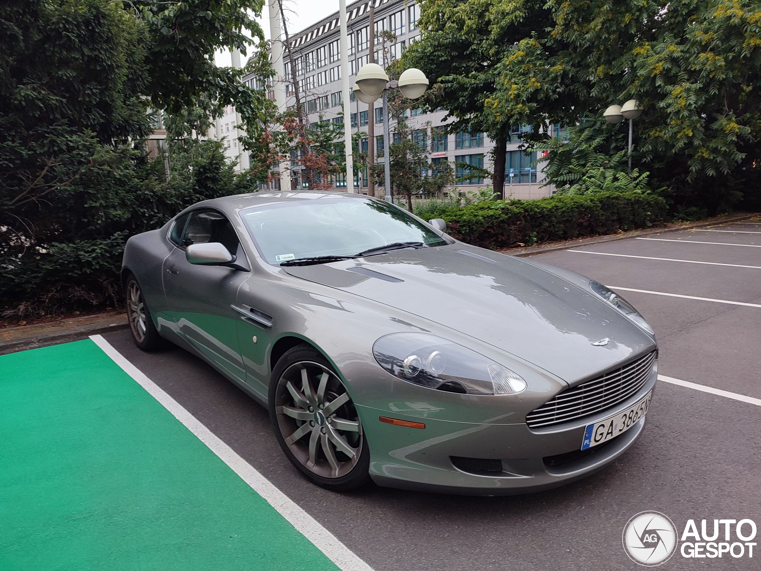 Aston Martin DB9