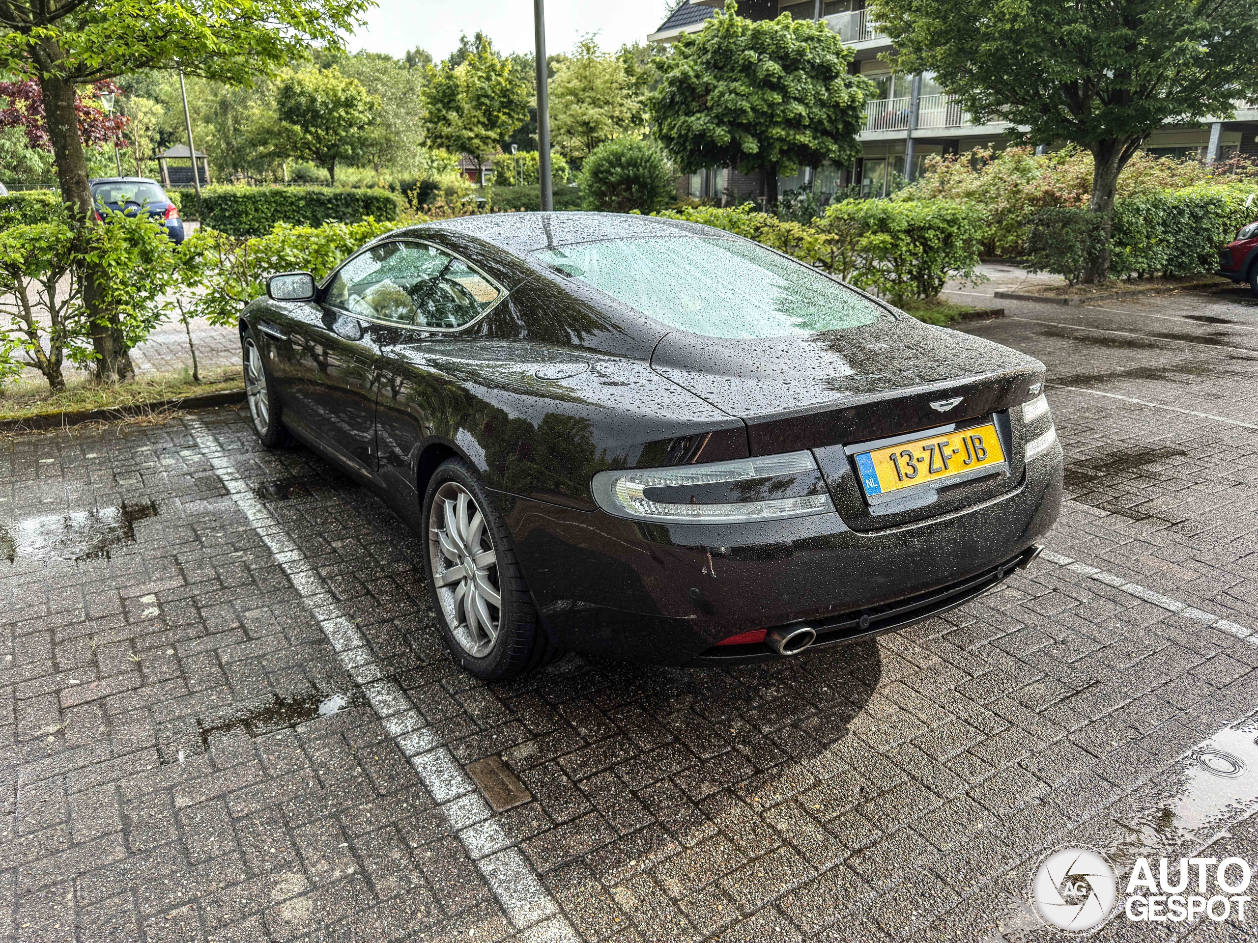 Aston Martin DB9