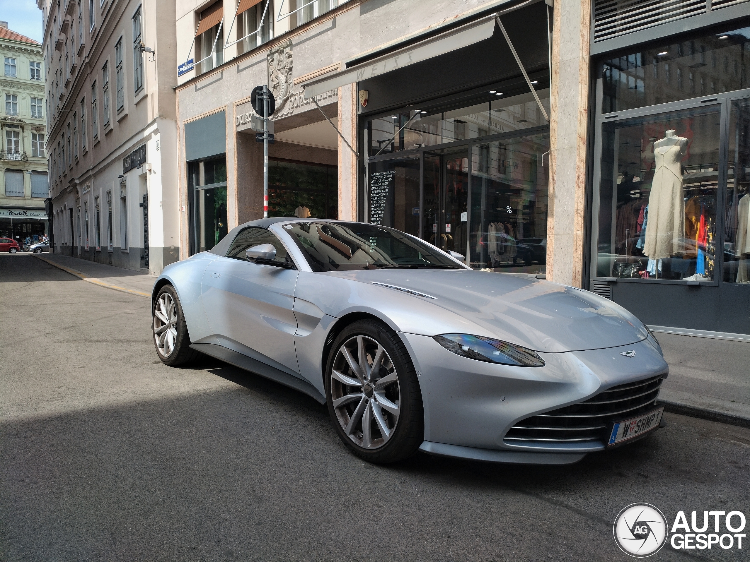 Aston Martin V8 Vantage Roadster 2020
