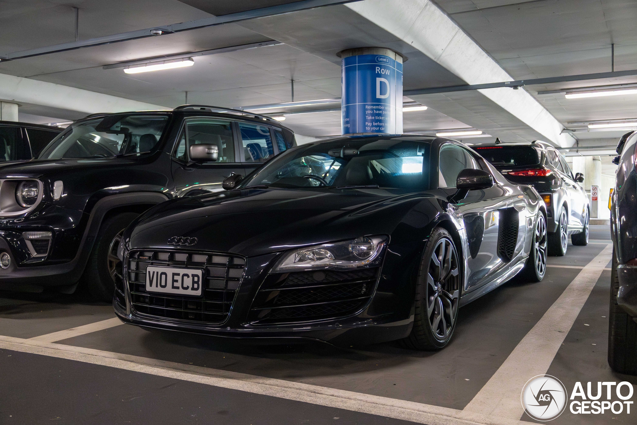 Audi R8 V10