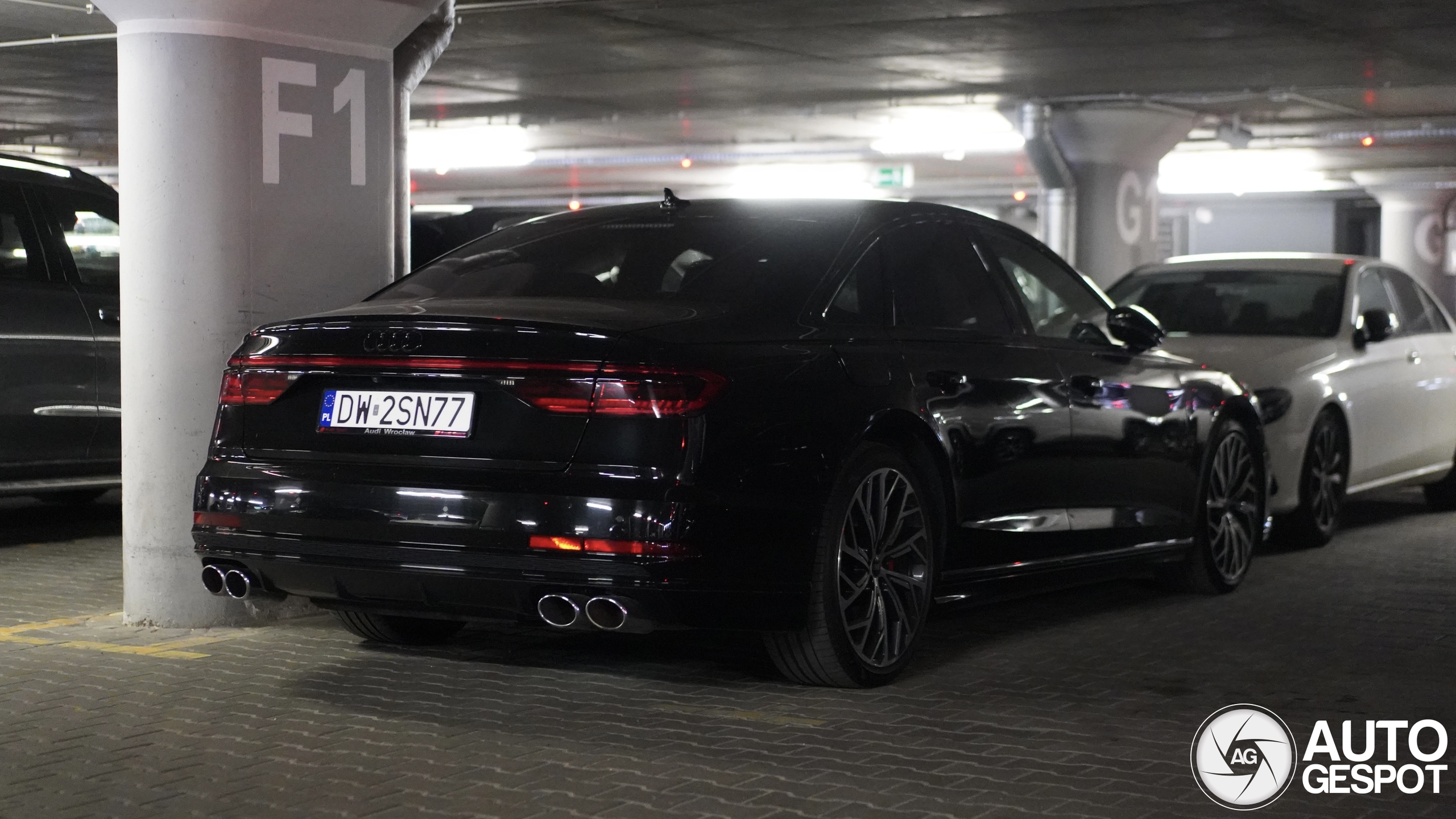 Audi S8 D5