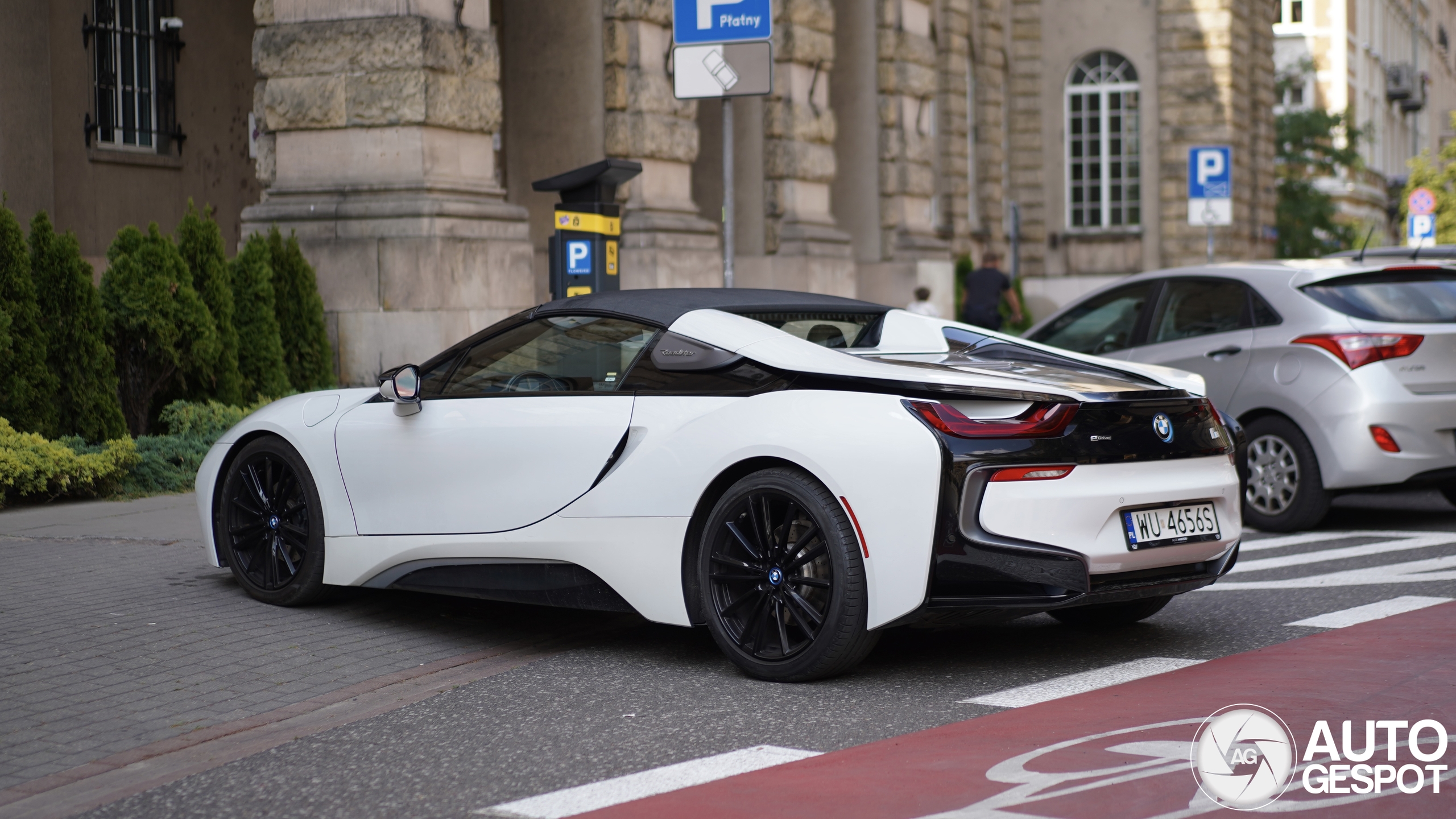 BMW i8 Roadster