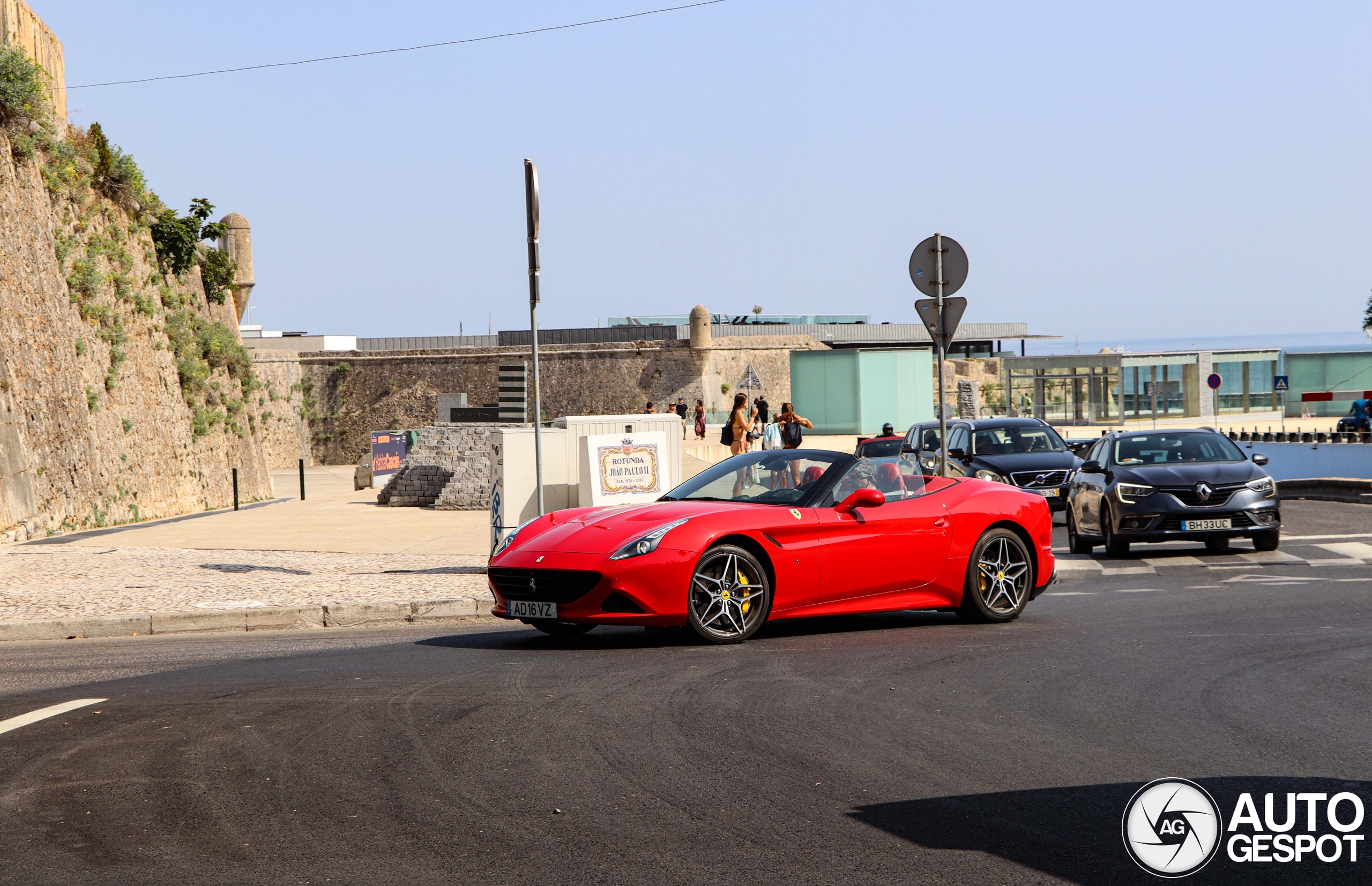 Ferrari California T