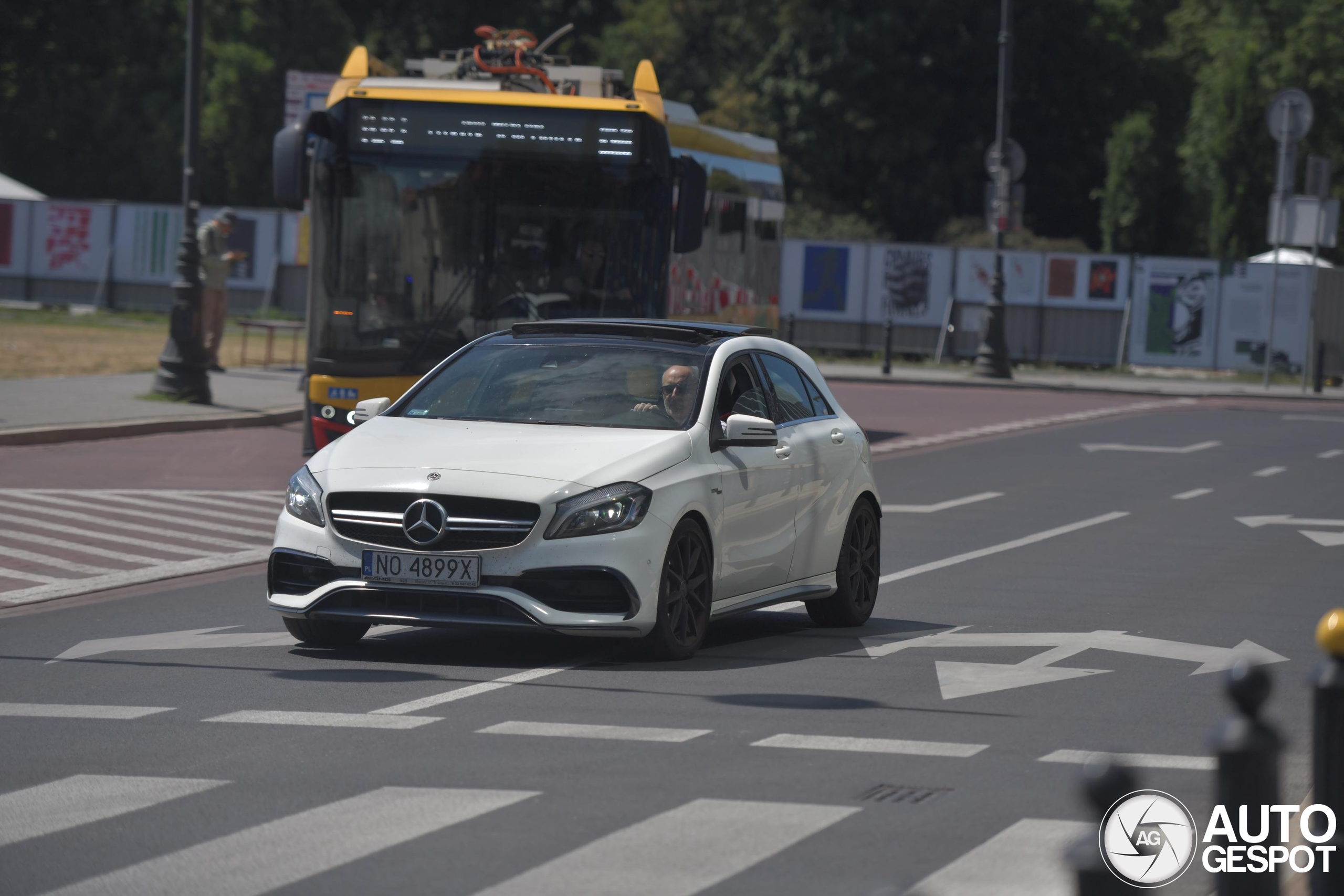 Mercedes-AMG A 45 W176 2015