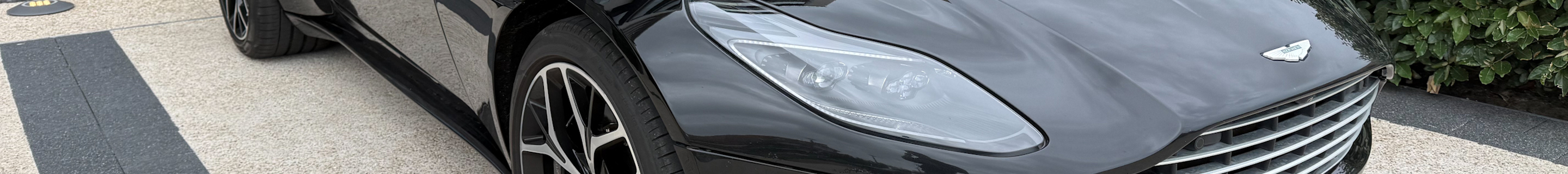 Aston Martin DB11 V8