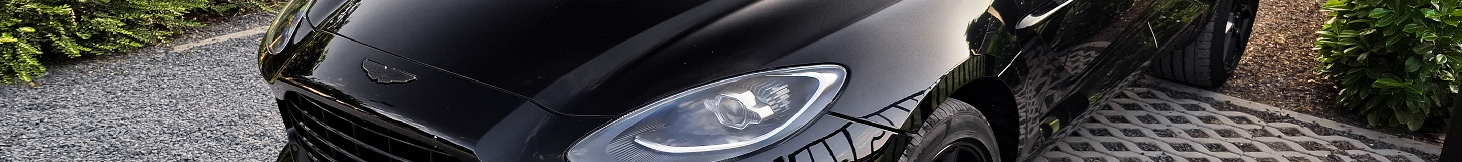 Aston Martin DBX