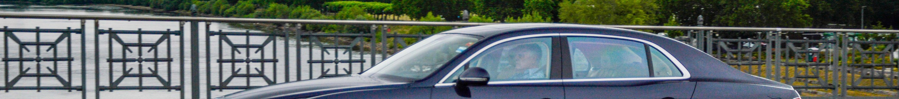 Bentley Flying Spur V8