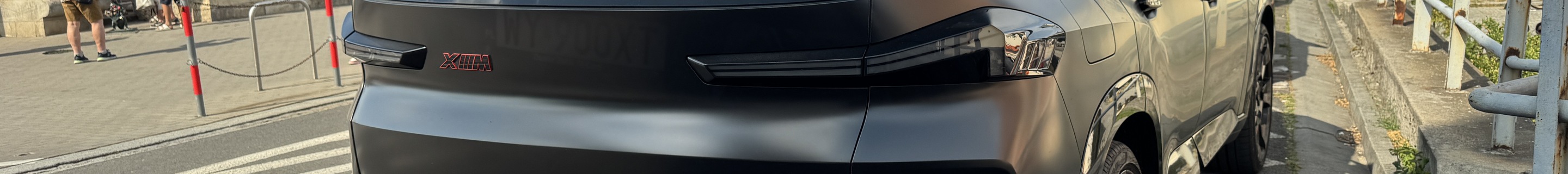 BMW XM G09 Label Red