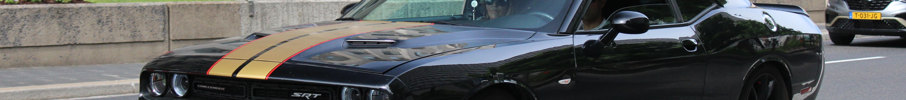 Dodge Challenger SRT-8